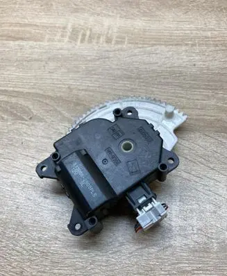 Toyota Avensis Verso Air flap motor/actuator 1138002800