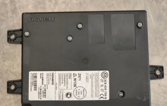 Volkswagen PASSAT B7 Bluetooth control unit module 3C8035730B