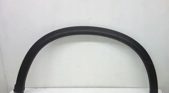 Suzuki Vitara (LY) Rear arch trim 