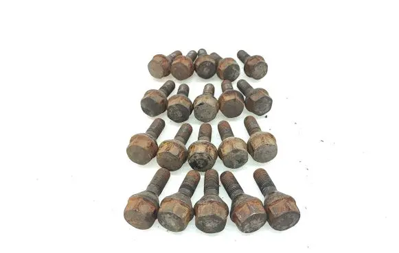 Opel Vivaro Nuts/bolts 