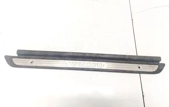 Volvo S40, V40 Front sill trim cover c130818422 C230818426RH
