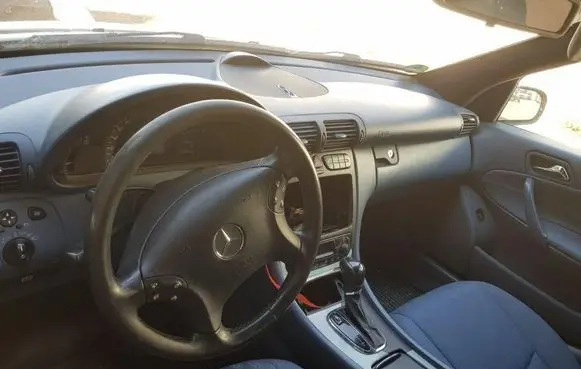 Mercedes-Benz C W203 Dashboard brak