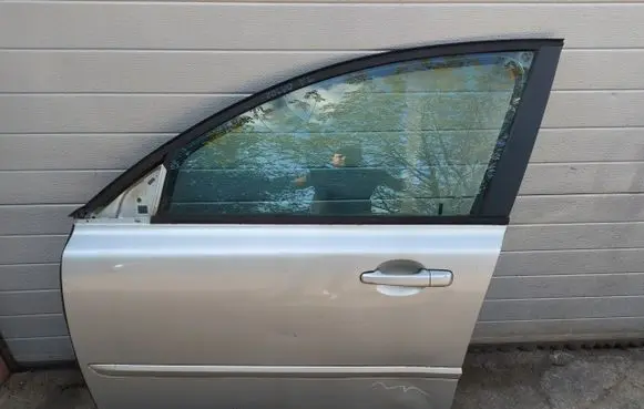 Volvo V50 Front door