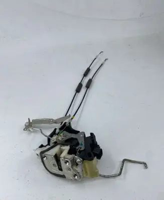 Mitsubishi L200 Front door lock