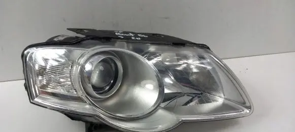 Volkswagen PASSAT B6 Headlight/headlamp
