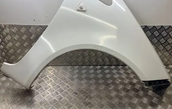 Mitsubishi Colt Fender