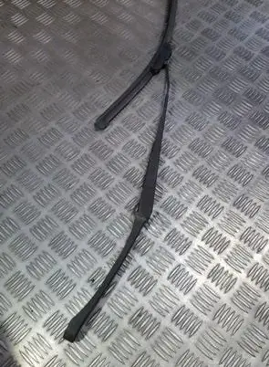 Subaru Forester SF Front wiper blade arm 35655LA 35655-LA