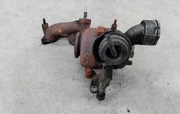 Volkswagen PASSAT B6 Turbo 03G253019A