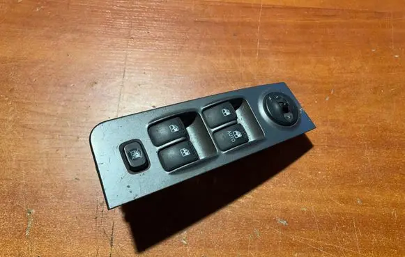 Hyundai Matrix Electric window control switch 9857017600 3274951000
