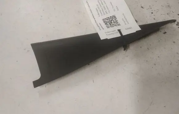 Volkswagen Touareg I Other rear door trim element 7L0839994