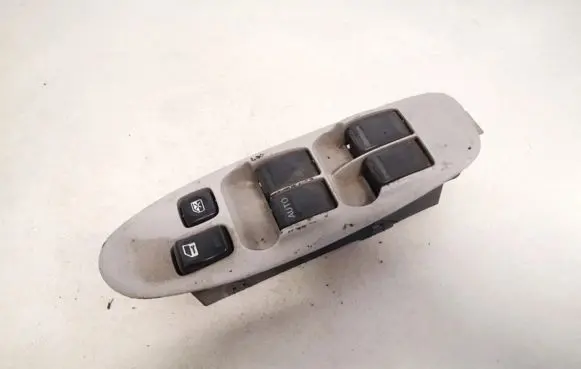 Nissan Almera Tino Electric window control switch 80961bu400