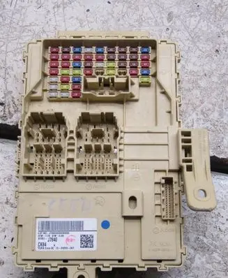 KIA Ceed Fuse box set 91951-J7840