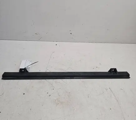 Jaguar XE Radiator trim GX738A107AB