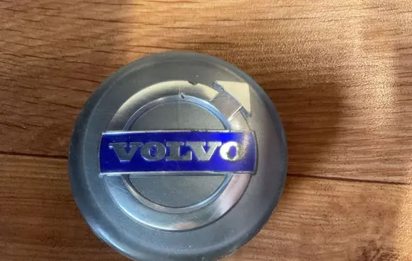 Volvo V70 Original wheel cap 30666913 30748052