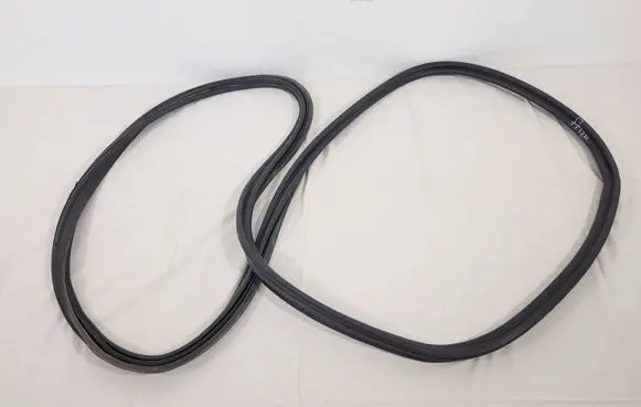 Volkswagen Golf VI Trunk rubber seal (body) 