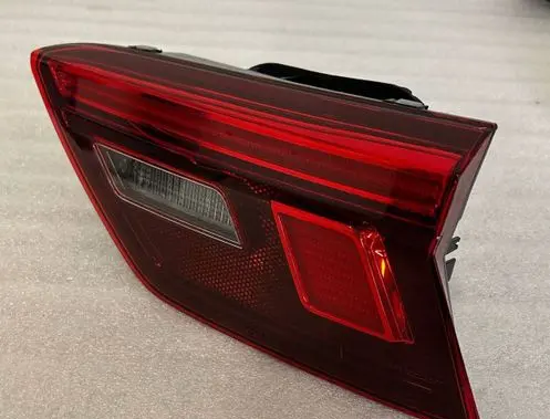 Volkswagen Tiguan Rear/tail lights 5NA945094F