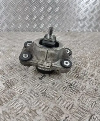 Land Rover Discovery 5 Engine mount bracket