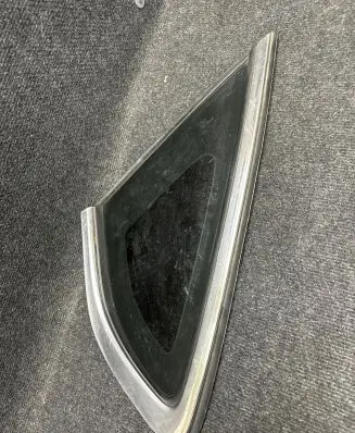Ford Fusion II Rear side window DS73F29701B