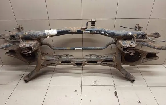 Volkswagen Tiguan Rear subframe 5N050003011 5N0505315S