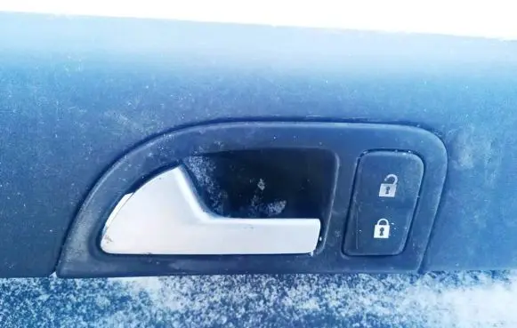 Volvo V50 Front door interior handle