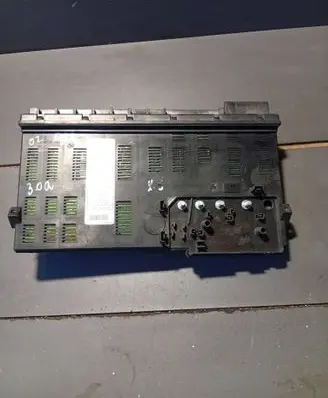 BMW X5 E53 Fuse module 8380409