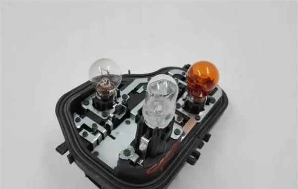 Citroen C4 Cactus Tail light bulb cover holder