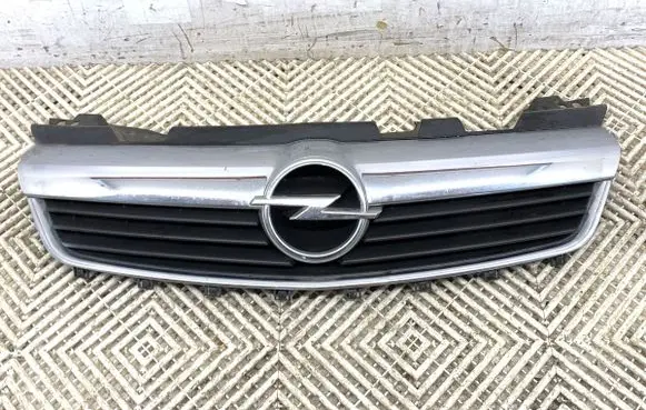 Opel Zafira B Front grill 13136136