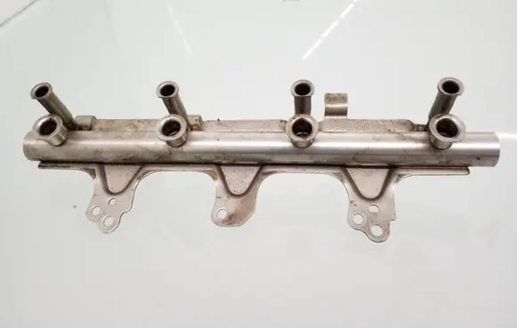 Audi A4 S4 B7 8E 8H Fuel main line pipe 06J133317M 1019139S02