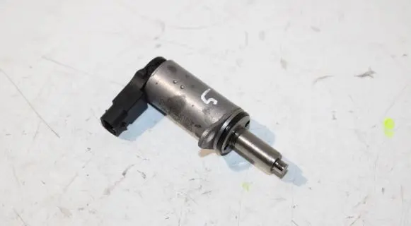Audi A4 S4 B8 8K Camshaft vanos timing valve 06H103697A