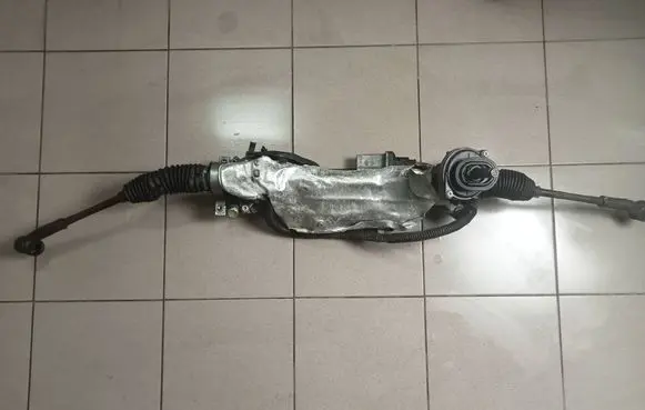 Volkswagen Golf V Steering rack 1K2909144K