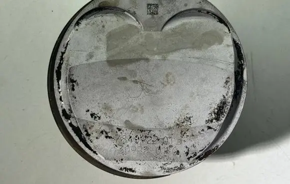 BMW M3 e92 Piston 7840922