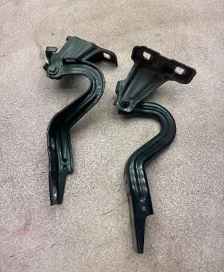 Fiat 500L Front door hinge set 