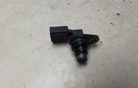 Volkswagen Golf VI Camshaft position sensor 030907601E