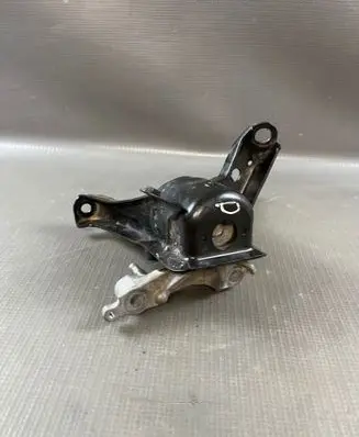 Toyota C-HR II Engine mount bracket