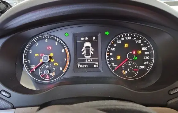 Speedometer (instrument cluster)