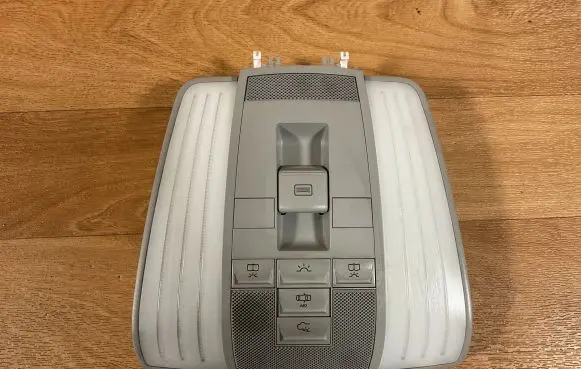 Mercedes-Benz E W212 Front seat light A2129001906 A2129029302 A2129018302