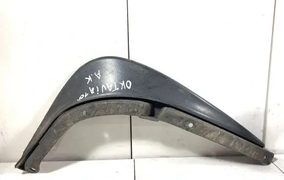 Skoda Octavia Mk2 (1Z) Rear mudguard 1Z0821821A