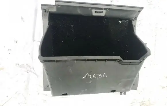 Toyota Prius (XW20) Glove box