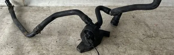 Jaguar XF X250 Engine coolant pipe/hose 8X2318K580BB