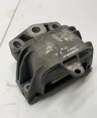 Ford Galaxy Engine mount bracket 7M3199555