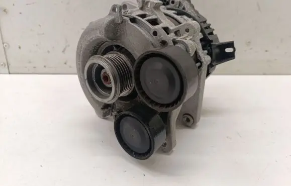 Nissan Qashqai J12 Generator/alternator 2310A1749R
