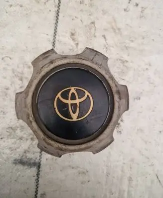 Toyota Hilux (AN10, AN20, AN30) Original wheel cap 