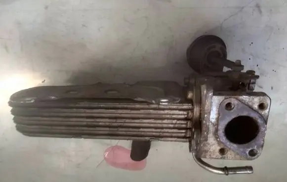 Skoda Octavia Mk2 (1Z) EGR valve cooler 038131513AD 3210275