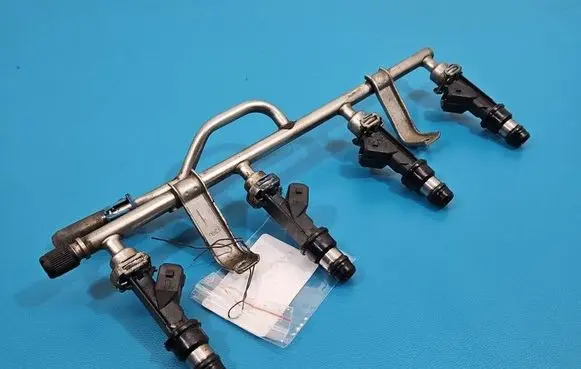 Opel Astra H Fuel injector 25343299 IMPRK1548784