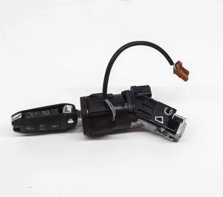 Opel Mokka B Ignition lock 9664486680