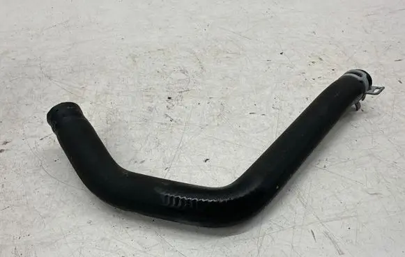 Mercedes-Benz CLA C118 X118 Engine coolant pipe/hose A2822030182