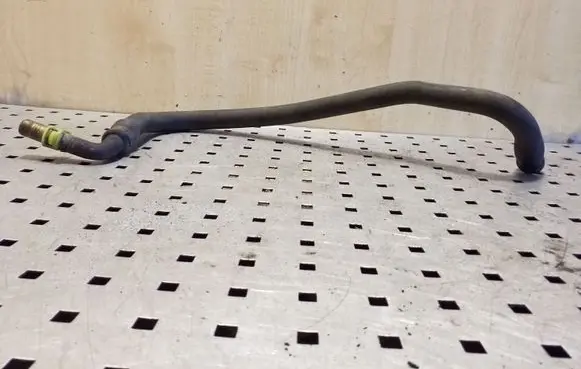 Volvo S70 V70 V70 XC Engine coolant pipe/hose 9186852
