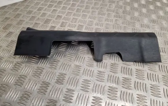 Front sill trim cover