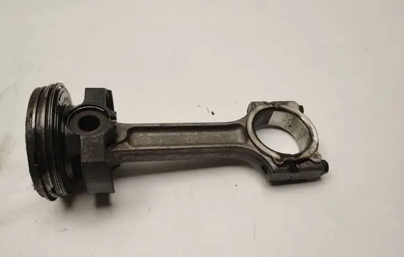 Mercedes-Benz A W176 Connecting rod/conrod A6070302100