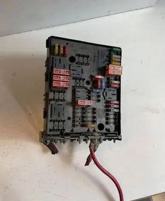 Volkswagen Touran I Fuse box set 1K0937805